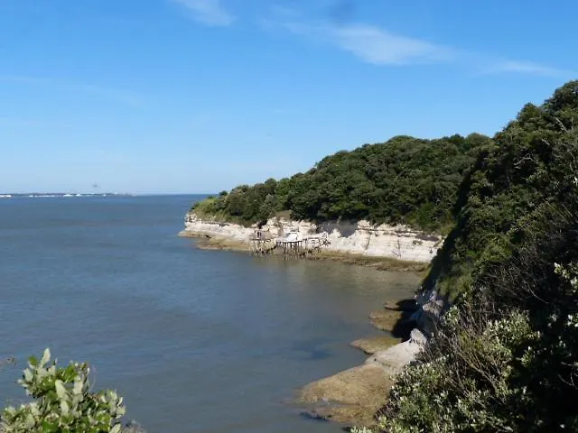 Holiday home Maison Jmb